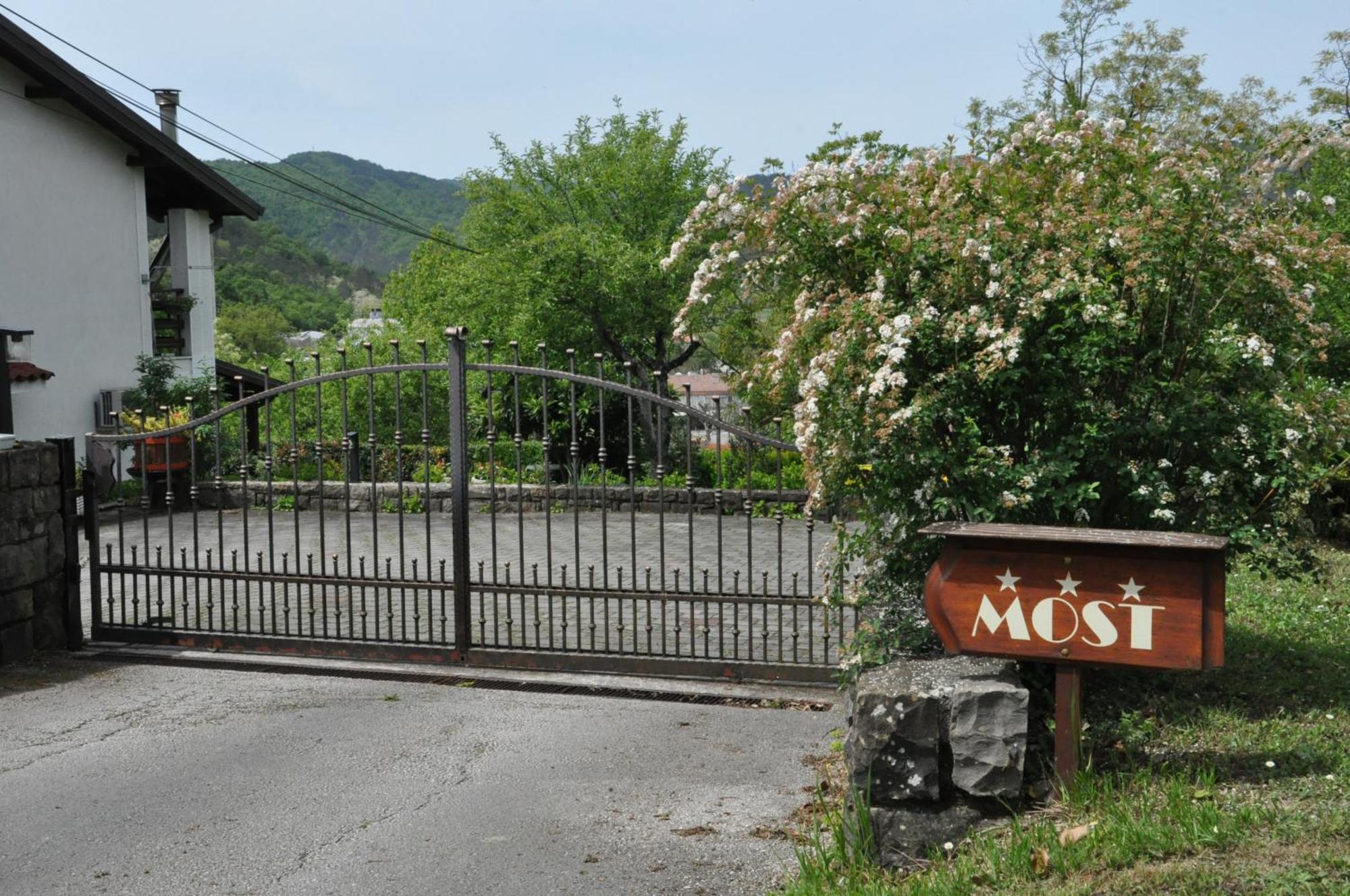 Guest House Most Buzet Exterior photo